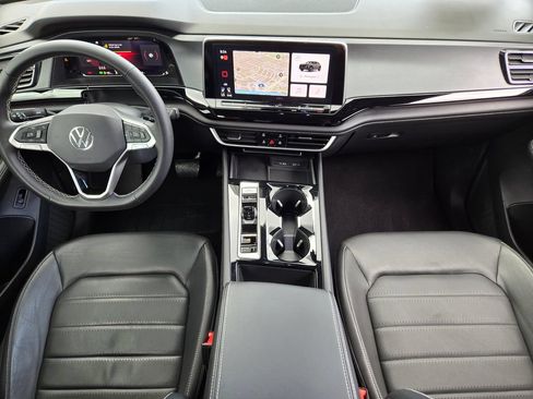 Used 2024 Volkswagen Atlas Cross Sport SEL AWD/4WD image 34