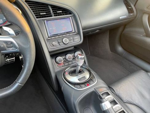 Used 2014 Audi R8 V10 w/ Full Leather Package image 22