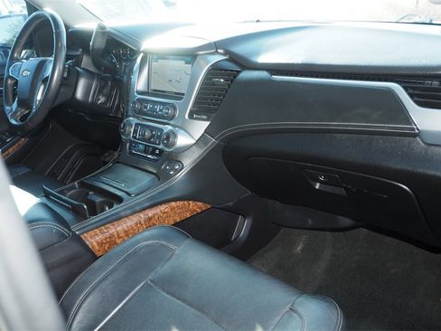 Used 2017 Chevrolet Suburban Premier image 20