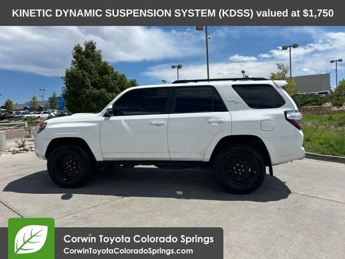 Used 2023 Toyota 4Runner TRD Off-Road Premium w/ Moonroof Package AWD/4WD image 5