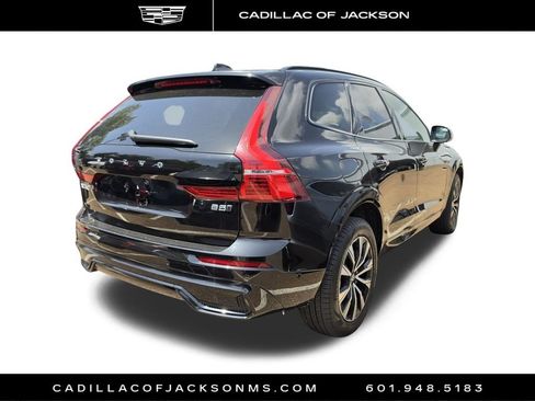 Used 2025 Volvo XC60 B5 Plus AWD/4WD image 4