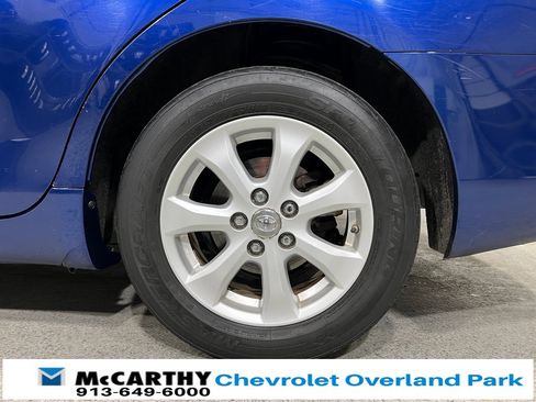 Used 2011 Toyota Camry LE image 27