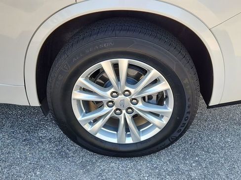 Certified 2023 Cadillac XT6 Luxury FWD image 8