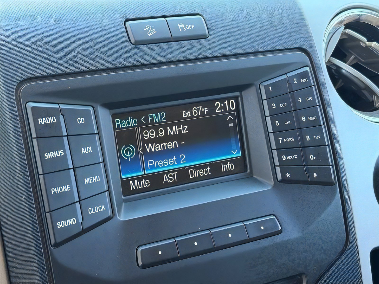 Used 2014 Ford F150 XLT w/ Equipment Group 302A Luxury AWD/4WD image 23