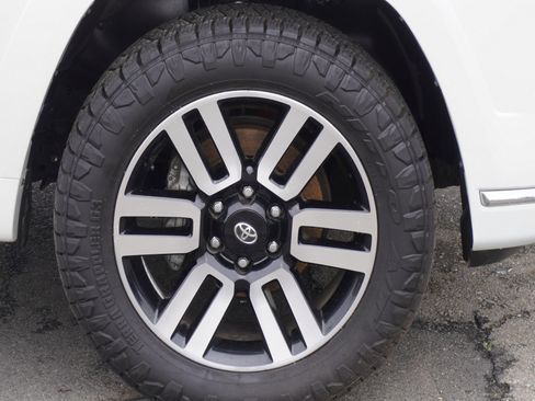 Used 2022 Toyota 4Runner Limited image 5