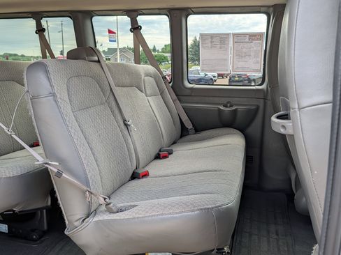 Certified 2025 GMC Savana 3500 LT w/ LT Preferred Equipment Group RWD image 9