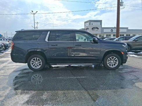 Used 2024 Chevrolet Suburban LT image 4