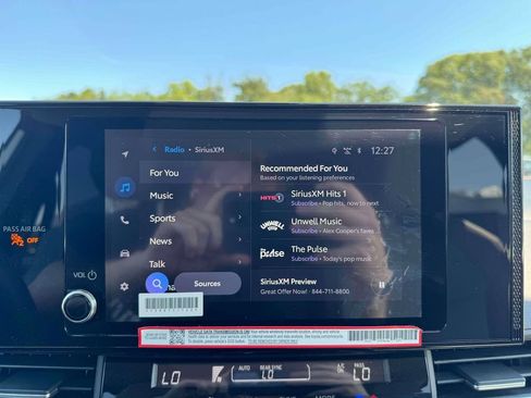 Used 2025 Toyota Sienna LE w/ LE Plus Package AWD/4WD image 29