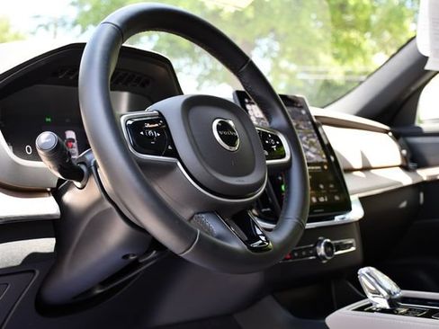 Certified 2026 Volvo XC90 B6 Plus AWD/4WD image 16