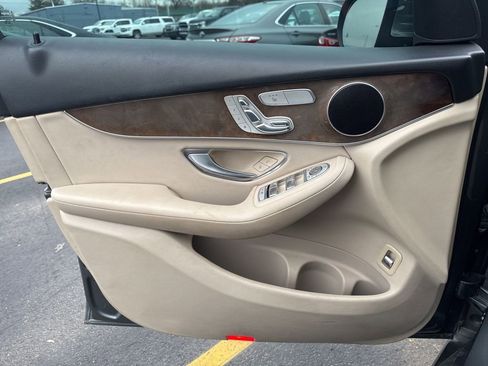 Used 2017 Mercedes-Benz GLC 300 image 9