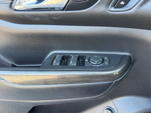 Used 2019 GMC Acadia SLT AWD/4WD image 19