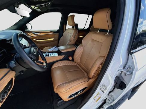 Used 2024 Jeep Grand Cherokee L Summit AWD/4WD image 23