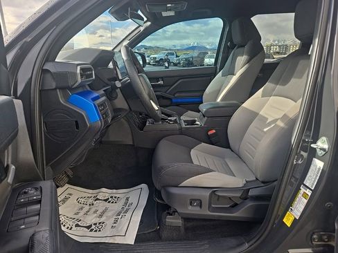 Used 2024 Toyota Tacoma TRD Off-Road image 11