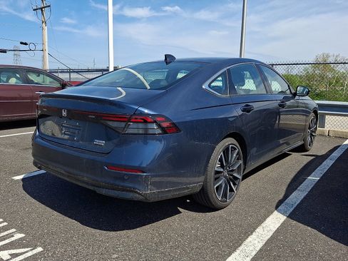 Used 2024 Honda Accord Touring image 4