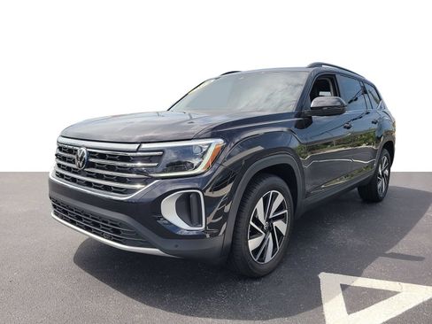 Used 2024 Volkswagen Atlas SE FWD image 2