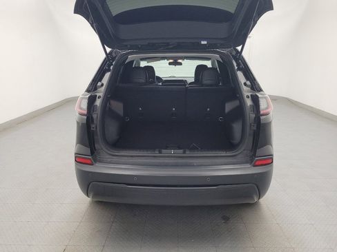 Used 2019 Jeep Cherokee Latitude Plus FWD image 29