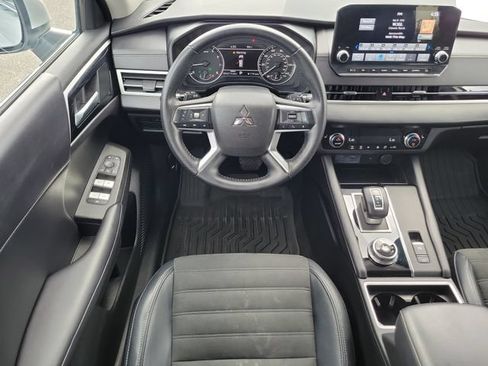 Used 2024 Mitsubishi Outlander SE FWD image 18