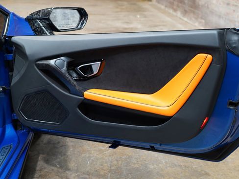 Used 2020 Lamborghini Huracan EVO RWD image 54