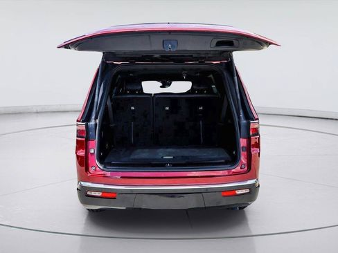Used 2023 Jeep Wagoneer 4WD image 7