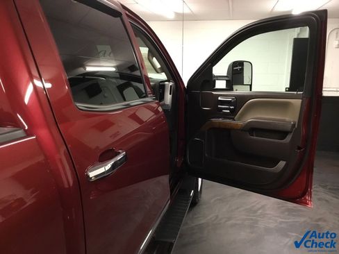 Used 2015 GMC Sierra 2500 SLT w/ Suspension Package, Off-Road image 46