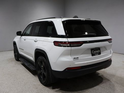 Certified 2023 Jeep Grand Cherokee Altitude image 5