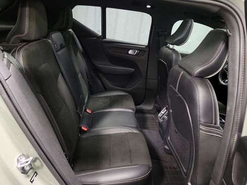 Used 2021 Volvo XC40 P8 Recharge w/ Advanced Package image 25