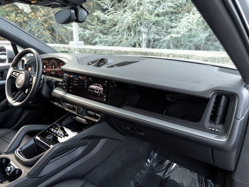 Certified 2026 Porsche Cayenne Coupe AWD/4WD image 55