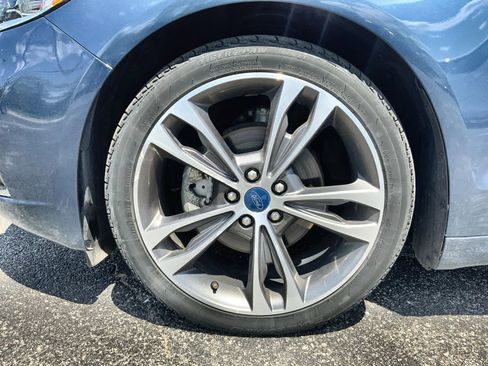 Used 2019 Ford Fusion Titanium FWD image 19