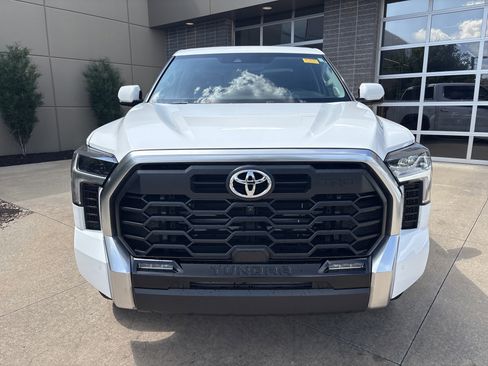 Used 2023 Toyota Tundra Limited w/ TRD Off-Road Package AWD/4WD image 7
