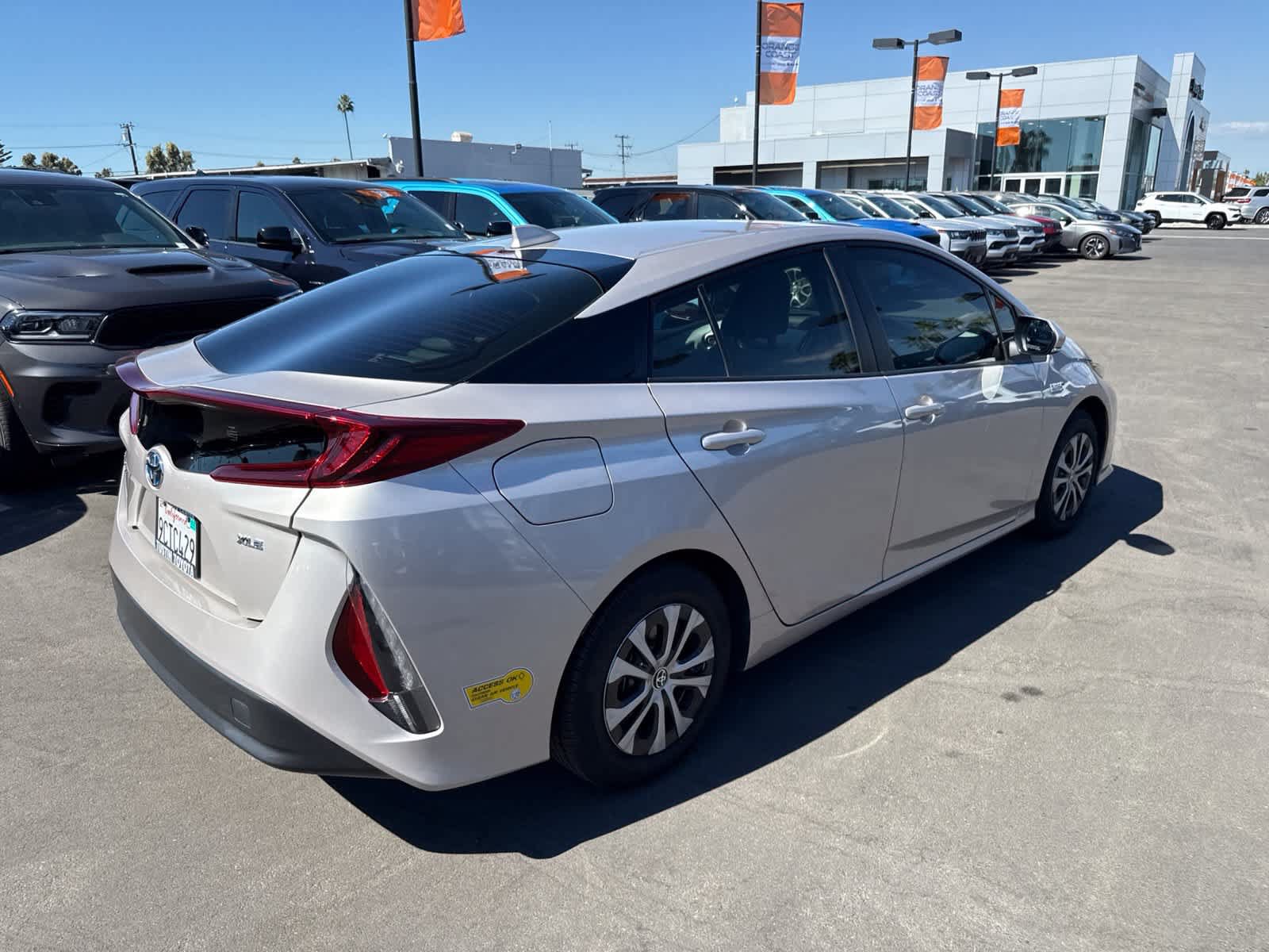 Used 2022 Toyota Prius Prime XLE FWD image 11
