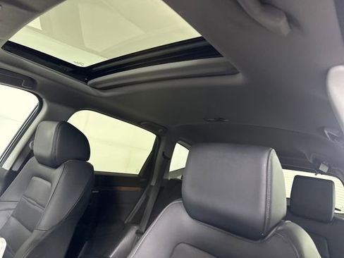 Used 2020 Honda CR-V Touring image 12