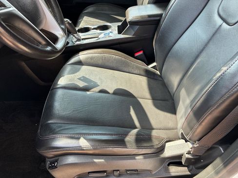 Used 2017 Chevrolet Equinox Premier w/ Enhanced Convenience Package FWD image 25