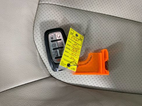 Used 2021 Chrysler Pacifica Touring-L FWD image 45