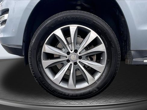 Used 2015 Mercedes-Benz GL 450 4MATIC w/ Lighting Package image 9