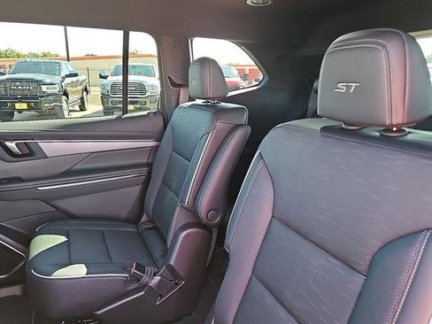 New 2026 Buick Enclave Sport Touring w/ Power Package image 9