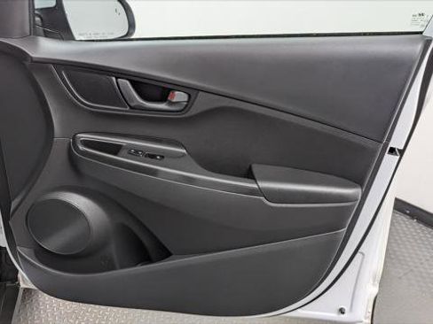 Used 2023 Hyundai Kona SE image 22