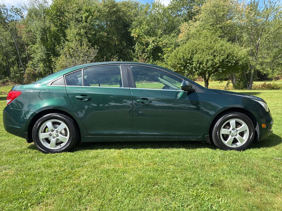 Used 2015 Chevrolet Cruze LT w/ Technology Package FWD image 16