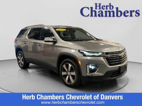 Used 2023 Chevrolet Traverse LT w/ LT Premium Package AWD/4WD image 1