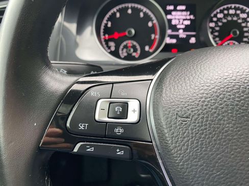Used 2019 Volkswagen Golf SE w/ Driver Assistance Package FWD image 16