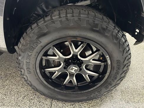 Used 2018 Toyota 4Runner TRD Off-Road w/ TRD Performance Package AWD/4WD image 28