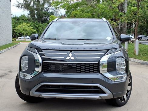 New 2026 Mitsubishi Outlander SEL FWD image 2
