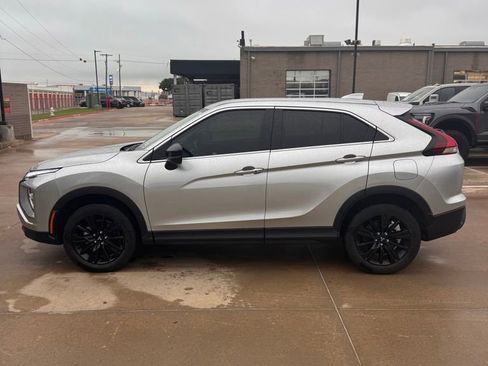 Used 2024 Mitsubishi Eclipse Cross LE AWD/4WD image 4