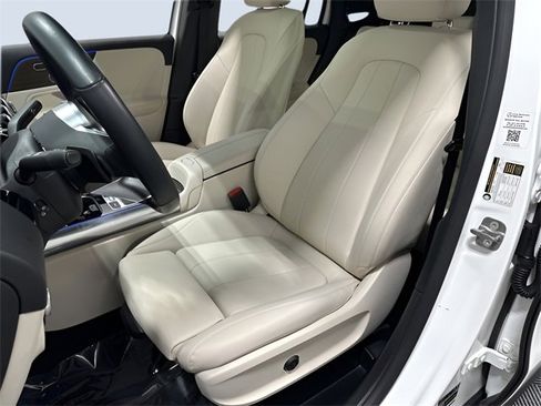 Used 2025 Mercedes-Benz GLA 250 4MATIC image 27