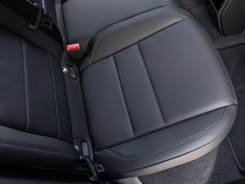 New 2025 Porsche Macan 4S Electric image 41