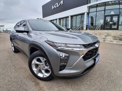 Used 2024 Chevrolet Trax LS w/ LS Convenience Package