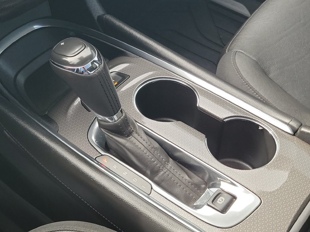 Used 2019 Chevrolet Malibu Hybrid w/ Leather Package FWD image 29