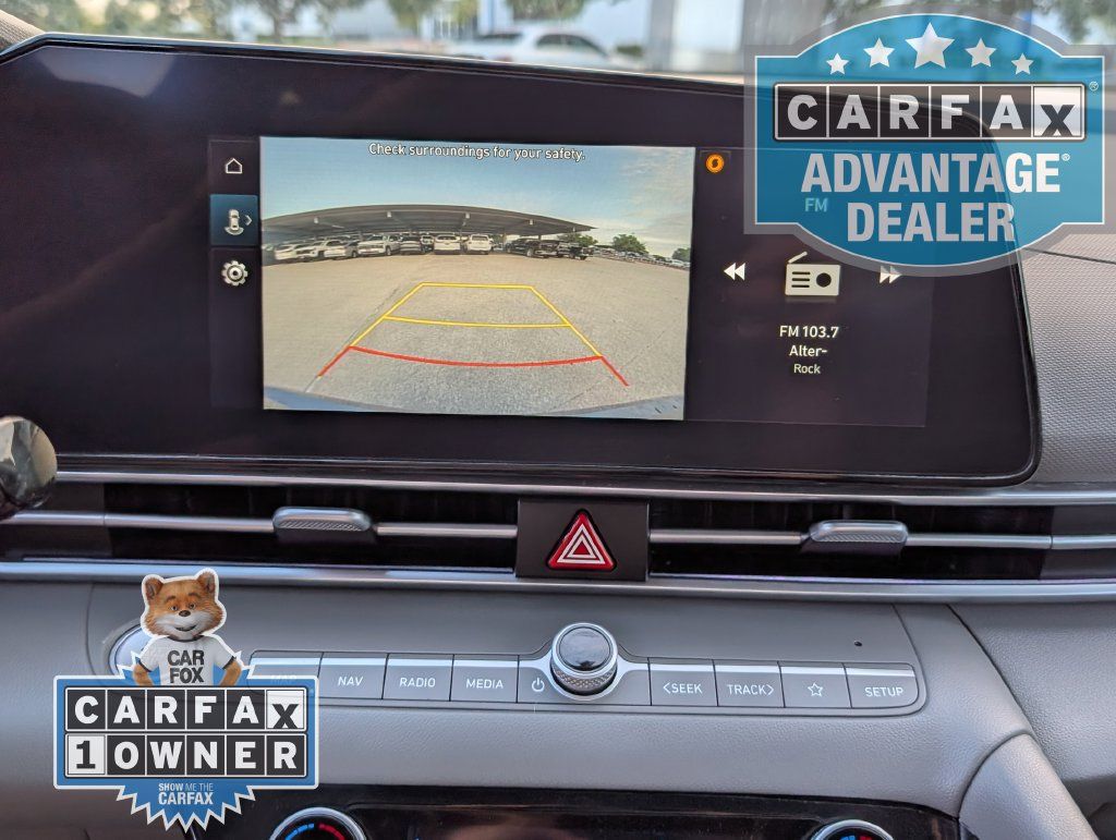 Used 2025 Hyundai Elantra SEL FWD image 9