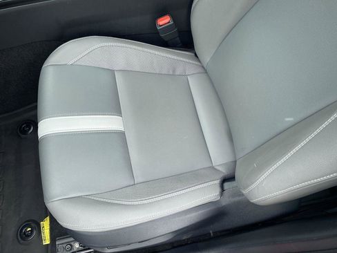 Used 2025 Toyota Camry SE image 11