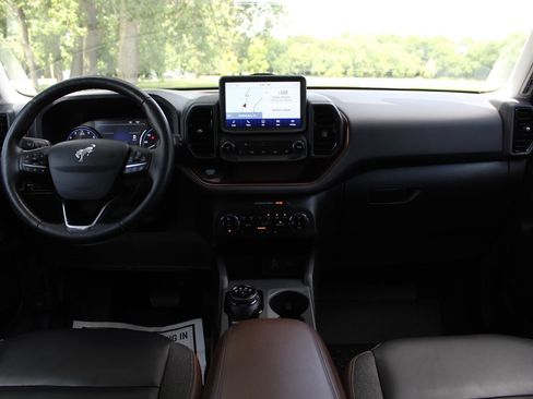 Used 2023 Ford Bronco Sport Outer Banks w/ Tech Package AWD/4WD image 11