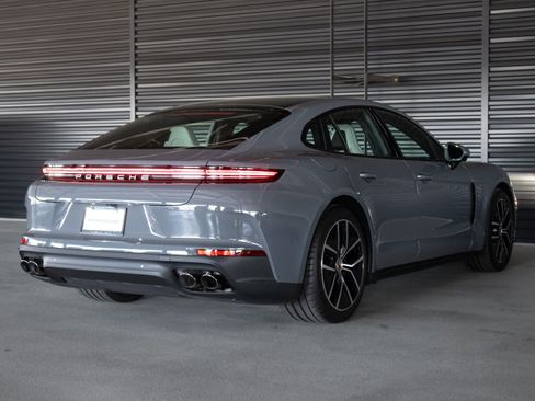 Used 2026 Porsche Panamera RWD image 10